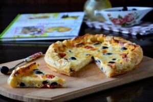 Cazola de polo con olivas